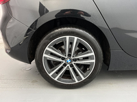 BMW (F40) 116D 116CH DKG7 BUSINESS DESIGN