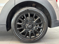 MINI Hatch 5 Portes One 102 ch Edition Camden