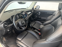 MINI Hatch 3 Portes One 102 ch DKG7 Edition Camden