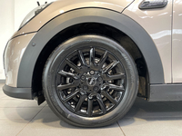 MINI Hatch 5 Portes Cooper 136 ch DKG7 Edition Premium Plus