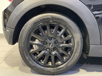 MINI Hatch 3 Portes One 102 ch BVA7 Edition Greenwich