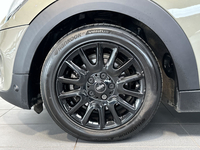MINI Hatch 3 Portes Cooper 136 ch BVA7 Edition Greenwich