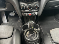 MINI Hatch 3 Portes Cooper 136 ch BVA7 Edition Greenwich