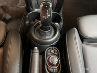 MINI Hatch 3 Portes Cooper 136 ch DKG7 Edition Premium
