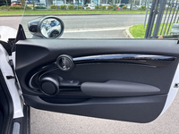 MINI (F56) COOPER SE 184 PREMIUM BVA