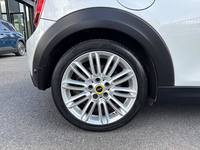 MINI (F56) COOPER SE 184 CAMDEN BVA