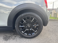 MINI COOPER 136 CH 3 PORTES EDITION GREENWICH BVA7