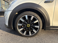 MINI (F56) COOPER SE 184 ESSENTIAL BVA