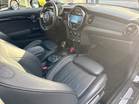 MINI (F56) COOPER SE 184 PREMIUM PLUS BVA