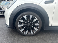 MINI (F56) COOPER 136 PREMIUM PLUS BVA7