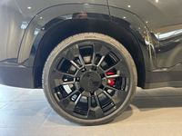 BMW (G09) XM LABEL RED 4.4 V8 748