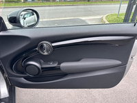 MINI (F56) COOPER SE 184 PREMIUM BVA