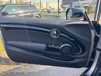 MINI (F56) COOPER SE 184 PREMIUM BVA