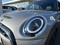 MINI (F56) COOPER SE 184 PREMIUM BVA