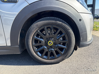 MINI (F56) COOPER SE 184 PREMIUM PLUS BVA