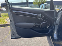 MINI (F55) COOPER S 178 CAMDEN BVA7