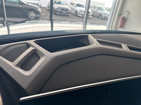 BMW (G09) XM LABEL RED 4.4 V8 748