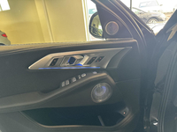 BMW (G09) XM LABEL RED 4.4 V8 748