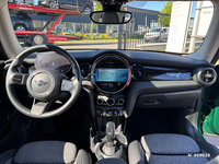 MINI (F56) COOPER 136 CAMDEN BVA7