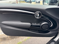 MINI (F56) COOPER SE 184 PREMIUM BVA