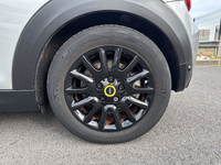 MINI (F56) COOPER SE 184 PREMIUM BVA