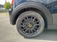 MINI (F56) COOPER SE 184 PREMIUM BVA
