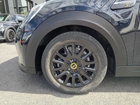 MINI (F56) COOPER SE 184 PREMIUM BVA