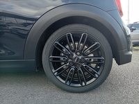 MINI COOPER 136 RESOLUTE PLUS BVA7
