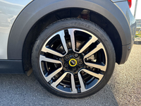 MINI (F56) COOPER SE 184 PREMIUM PLUS BVA