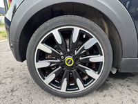 MINI (F56) COOPER SE 184 PREMIUM PLUS BVA