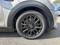 MINI (F55) COOPER 136 PREMIUM PLUS BVA7