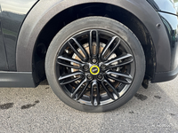 MINI (F56) COOPER SE 184 PREMIUM PLUS BVA