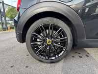 MINI (F56) COOPER SE 184 PREMIUM PLUS BVA