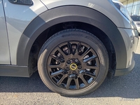 MINI (F56) COOPER SE 184 PREMIUM BVA