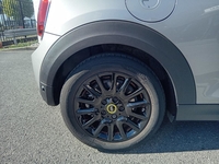 MINI (F56) COOPER SE 184 PREMIUM BVA