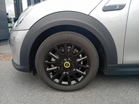 MINI (F56) COOPER SE 184 PREMIUM BVA