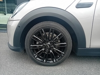 MINI (F55) COOPER 136 PREMIUM PLUS BVA7